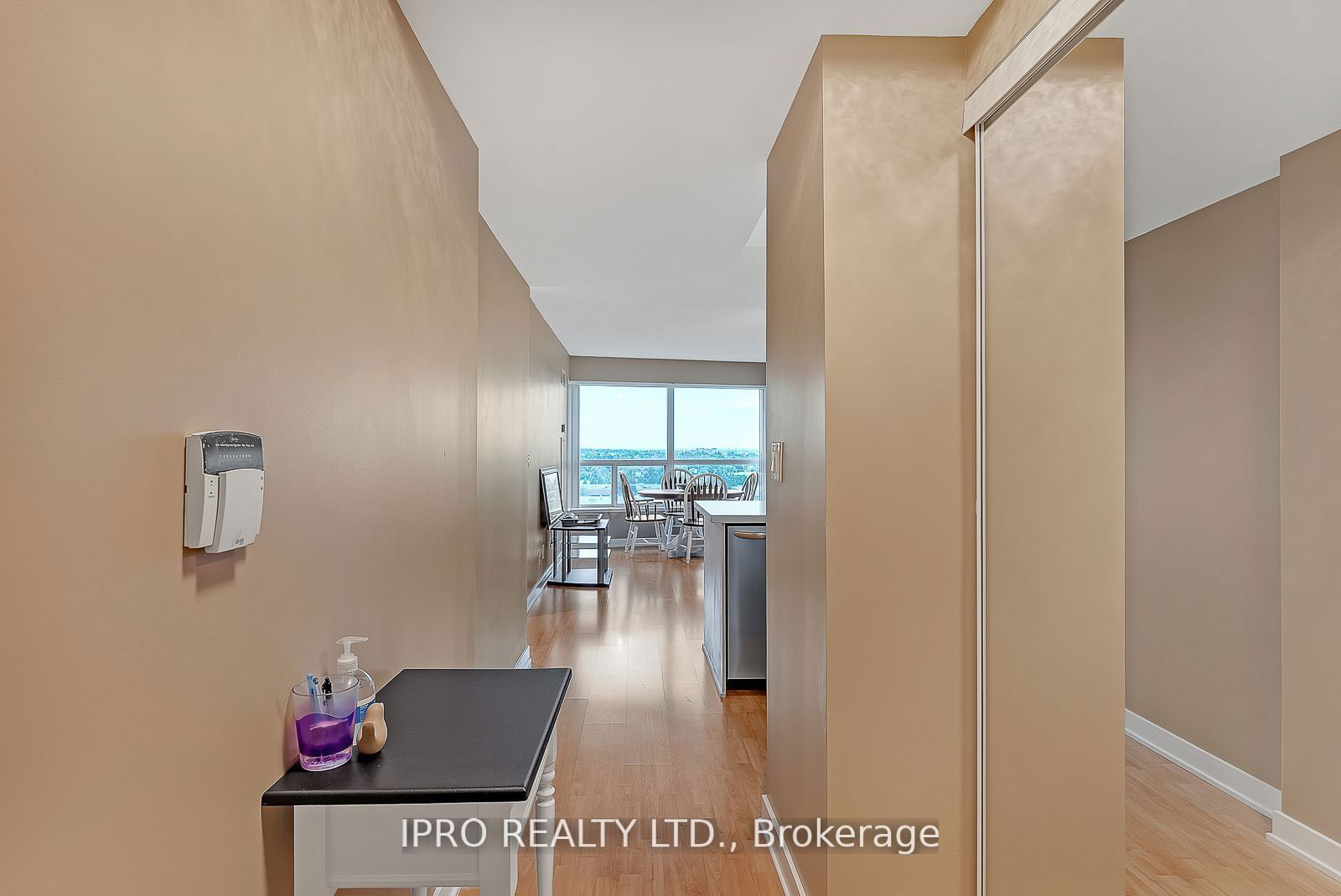 38 Lee Centre Dr, unit 1012 for rent - image #5