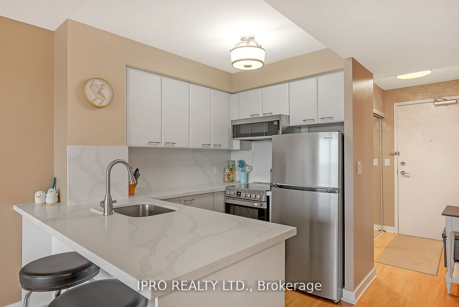 38 Lee Centre Dr, unit 1012 for rent - image #9