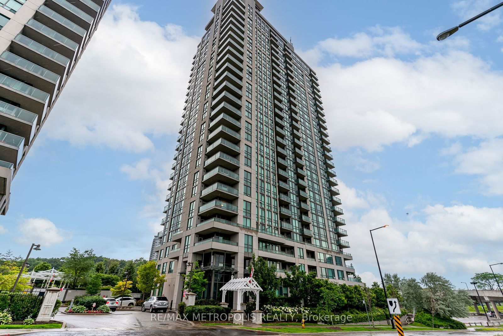 88 Grangeway Ave, unit 609 for rent - image #1