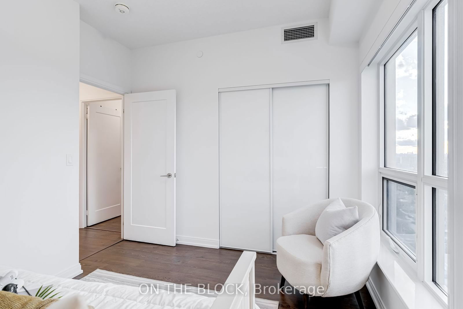 275 Village Green Sq, unit 2922 for sale - image #29