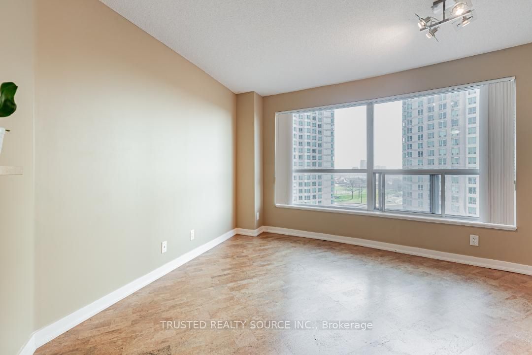 38 Lee Centre Dr, unit 906 for rent - image #12