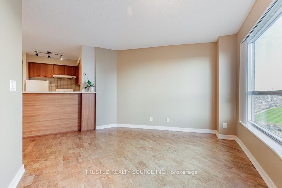 38 Lee Centre Dr, unit 906 for rent - image #14