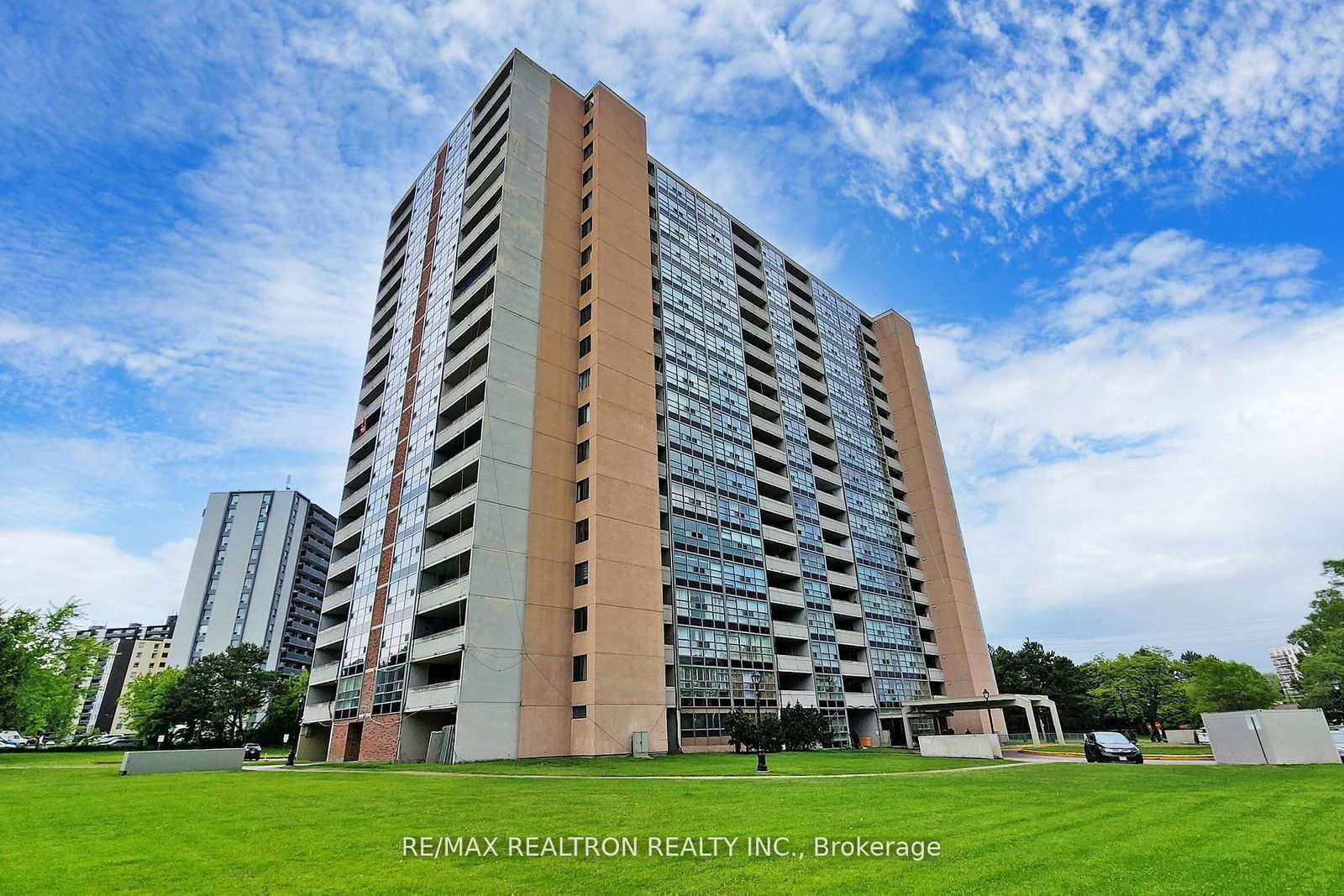 3380 Eglinton Ave E, unit 1411 for sale - image #1