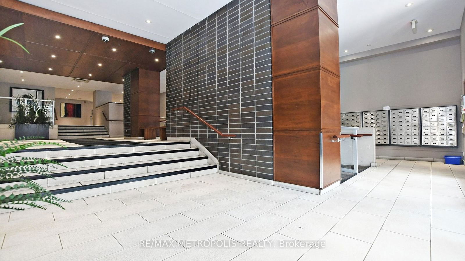 44 Bond St W, unit 619 for sale - image #22