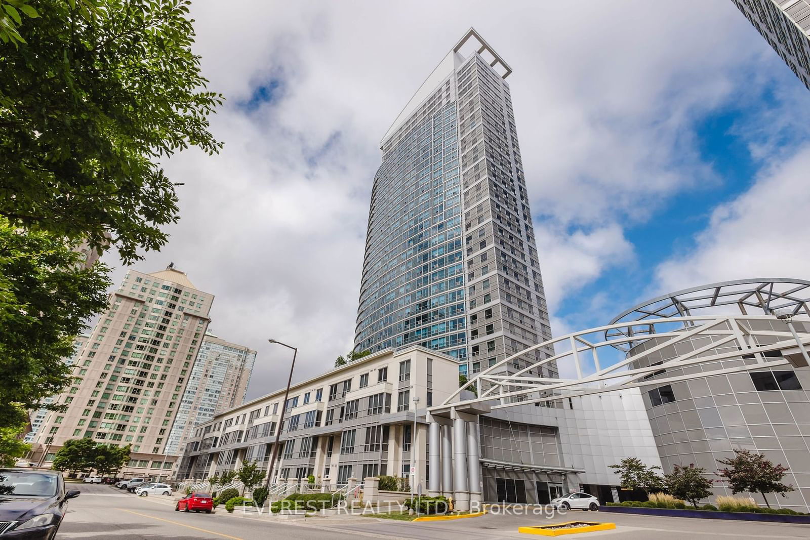 36 Lee Centre Dr, unit 1609 for sale - image #2