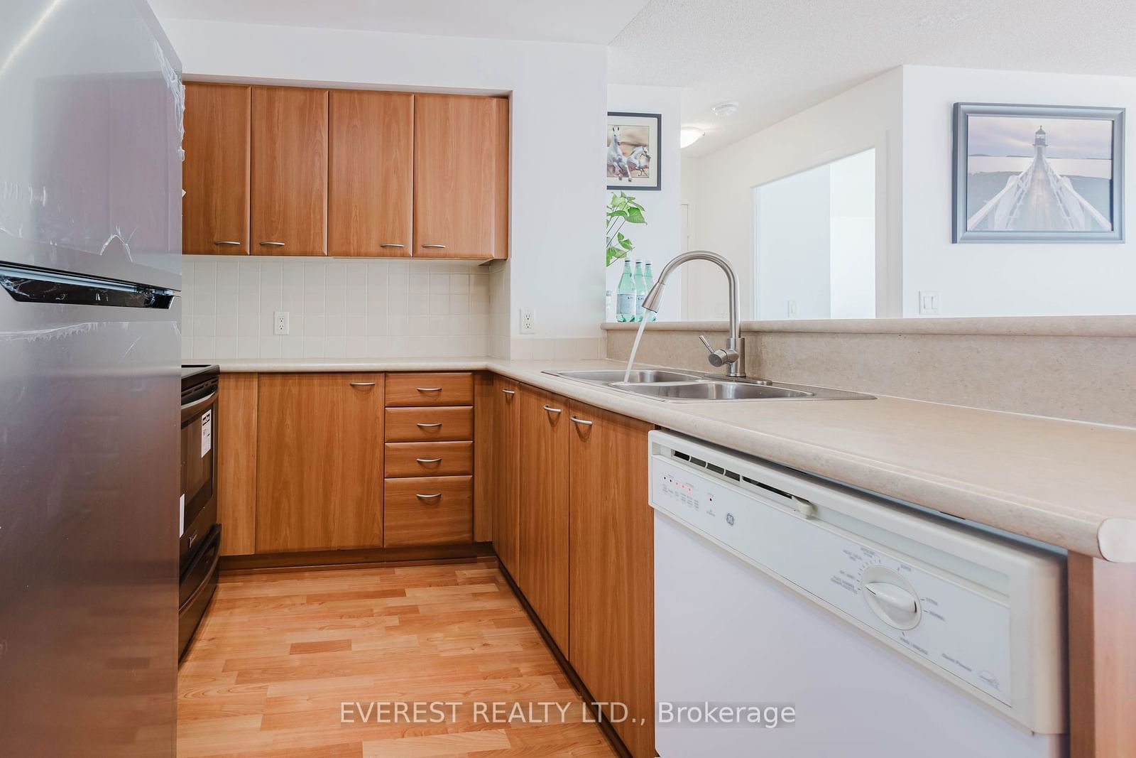 36 Lee Centre Dr, unit 1609 for sale - image #7