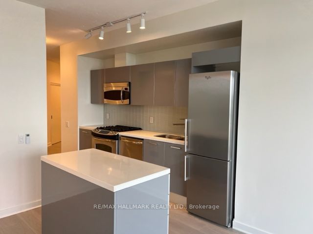 319 Carlaw Ave, unit 906 for rent - image #4