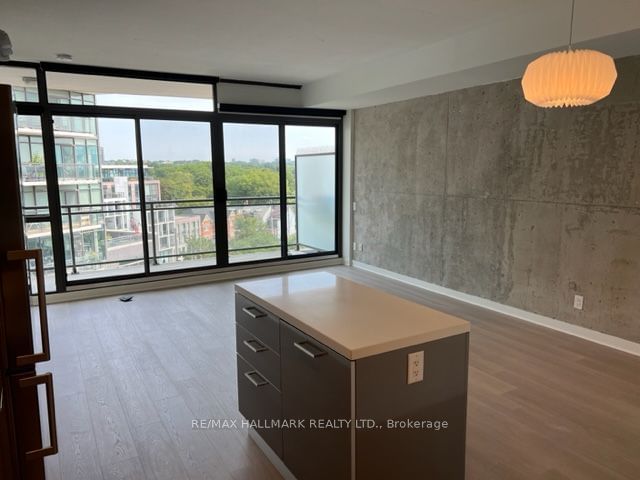 319 Carlaw Ave, unit 906 for rent - image #5