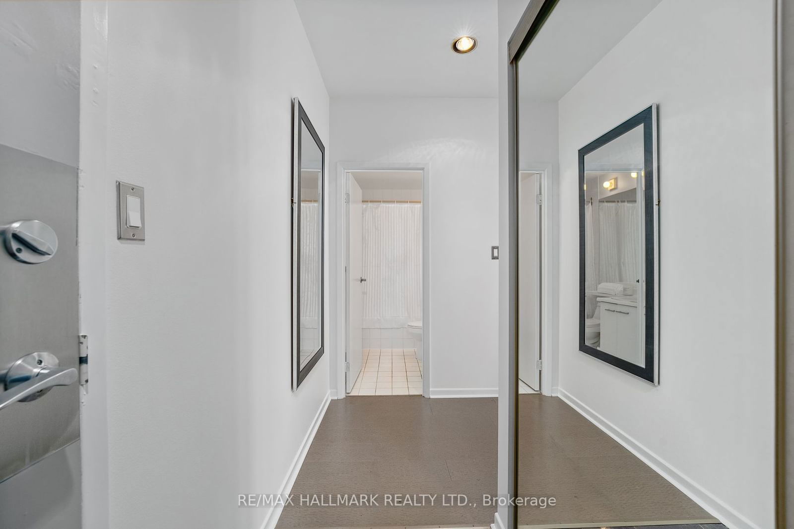 300 Coxwell Ave, unit 508 for sale - image #3