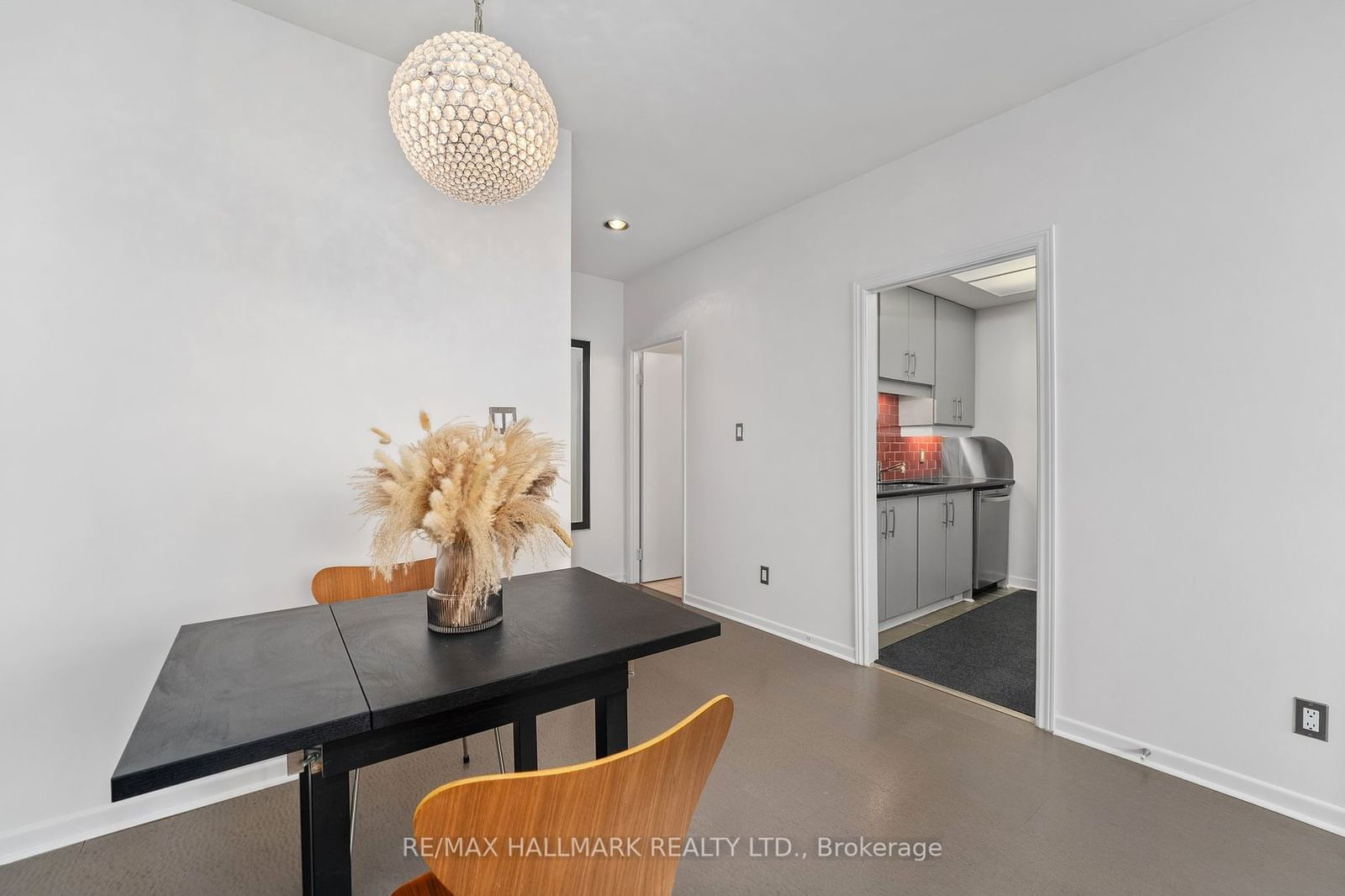 300 Coxwell Ave, unit 508 for sale - image #4