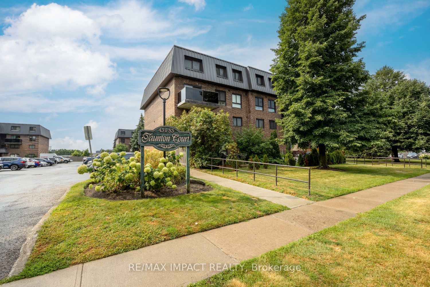 43 Taunton Rd E, unit 31 for sale - image #2