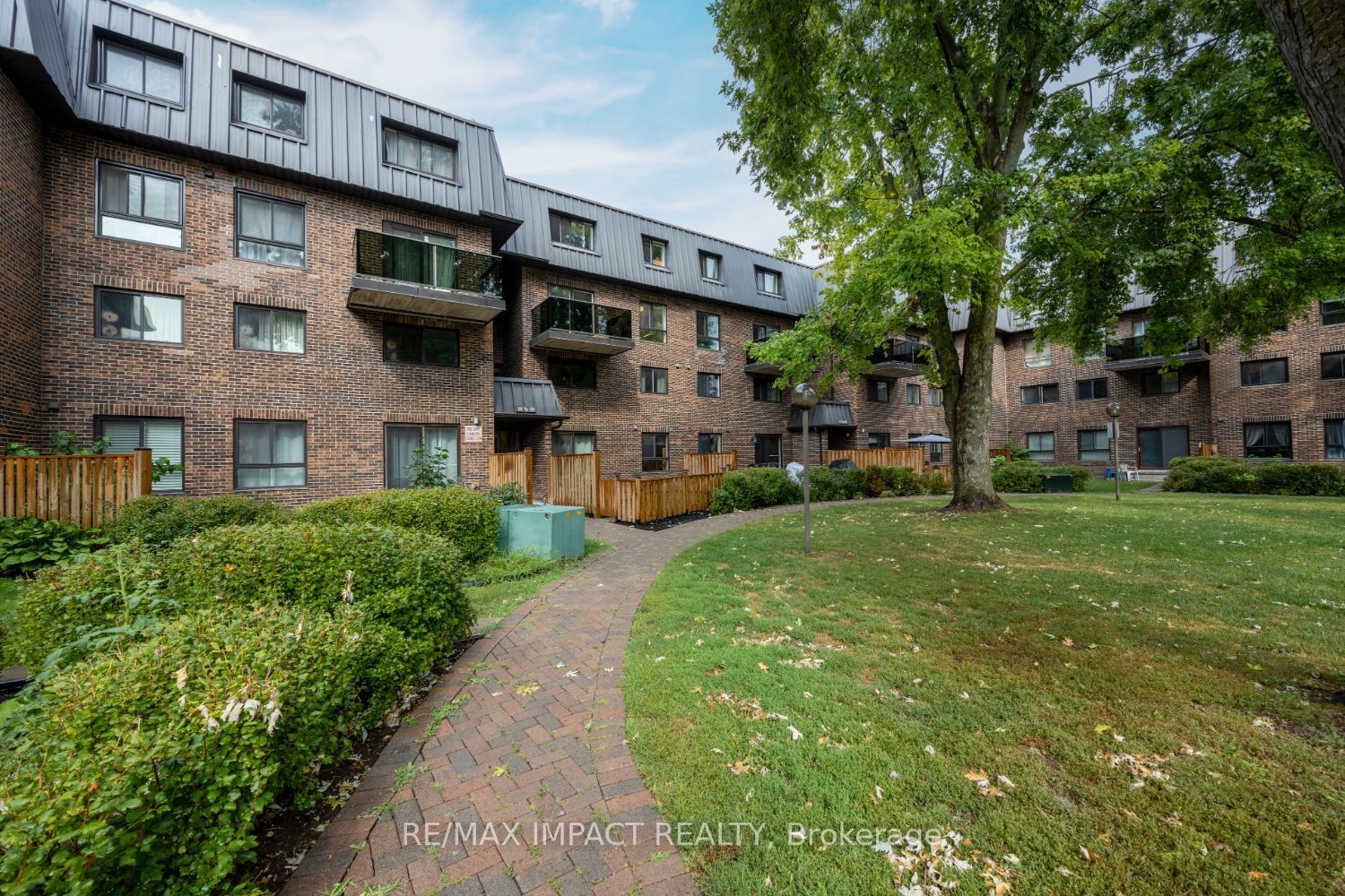 43 Taunton Rd E, unit 31 for sale - image #3