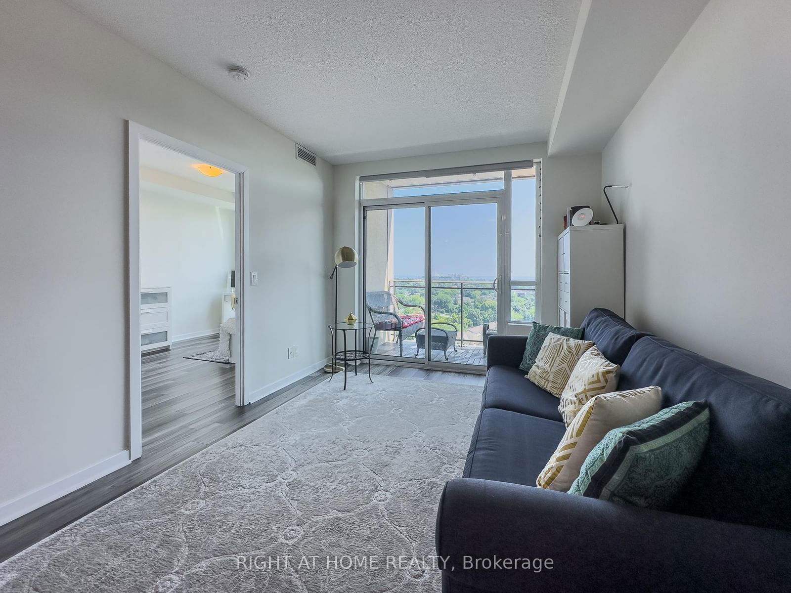 1235 Bayly St, unit 1413 for rent - image #11