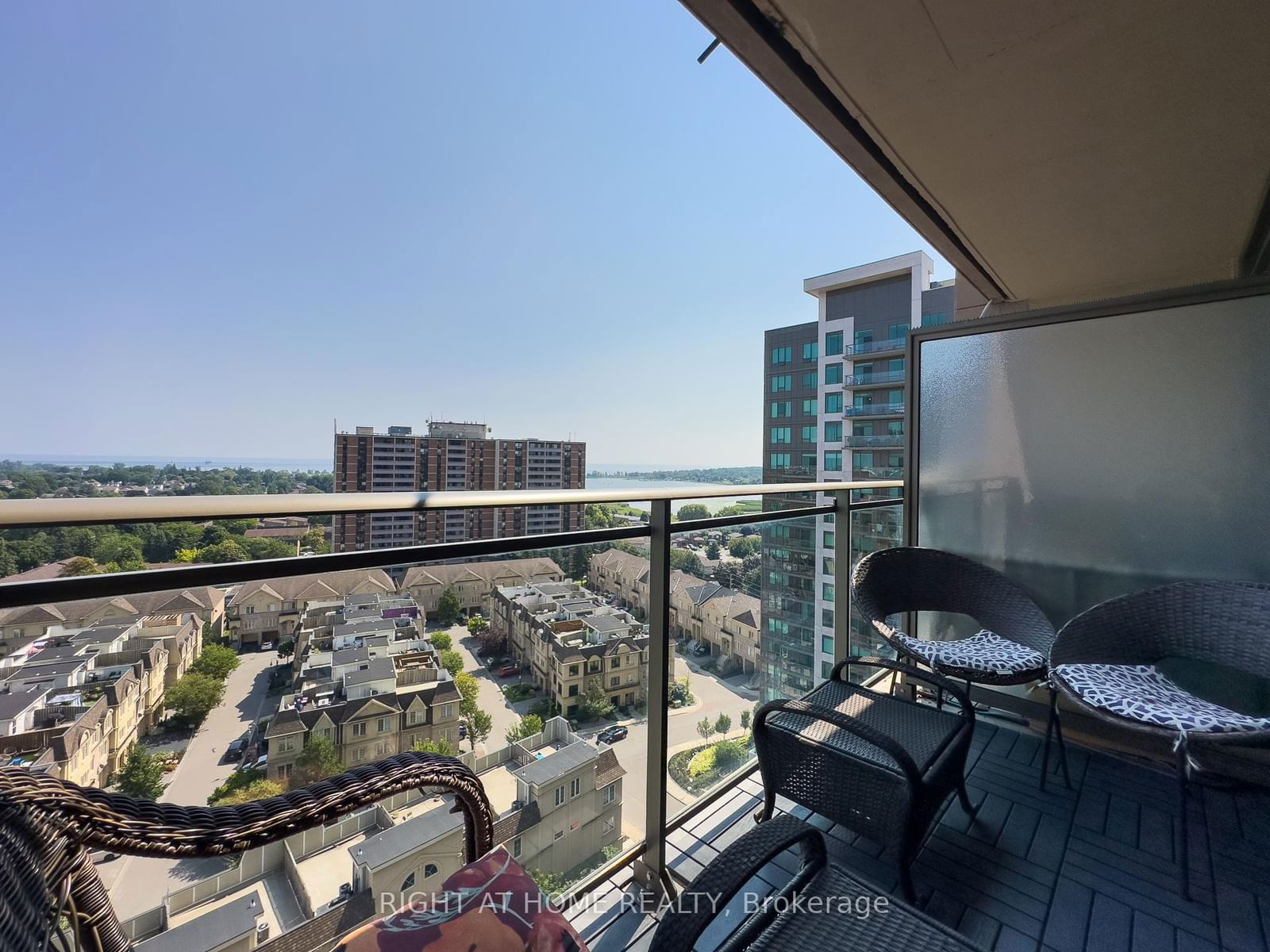 1235 Bayly St, unit 1413 for rent - image #24