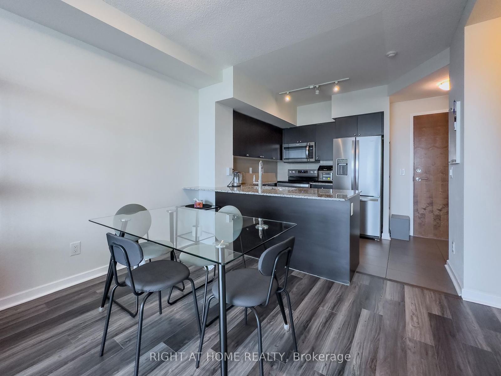 1235 Bayly St, unit 1413 for rent - image #7