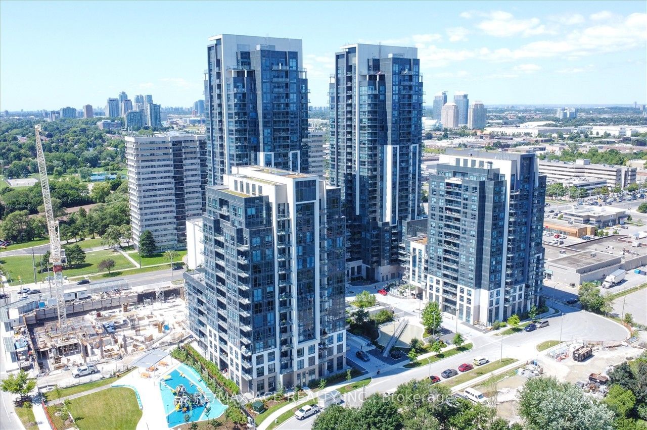 30 Meadowglen Pl, unit 306 for sale - image #2