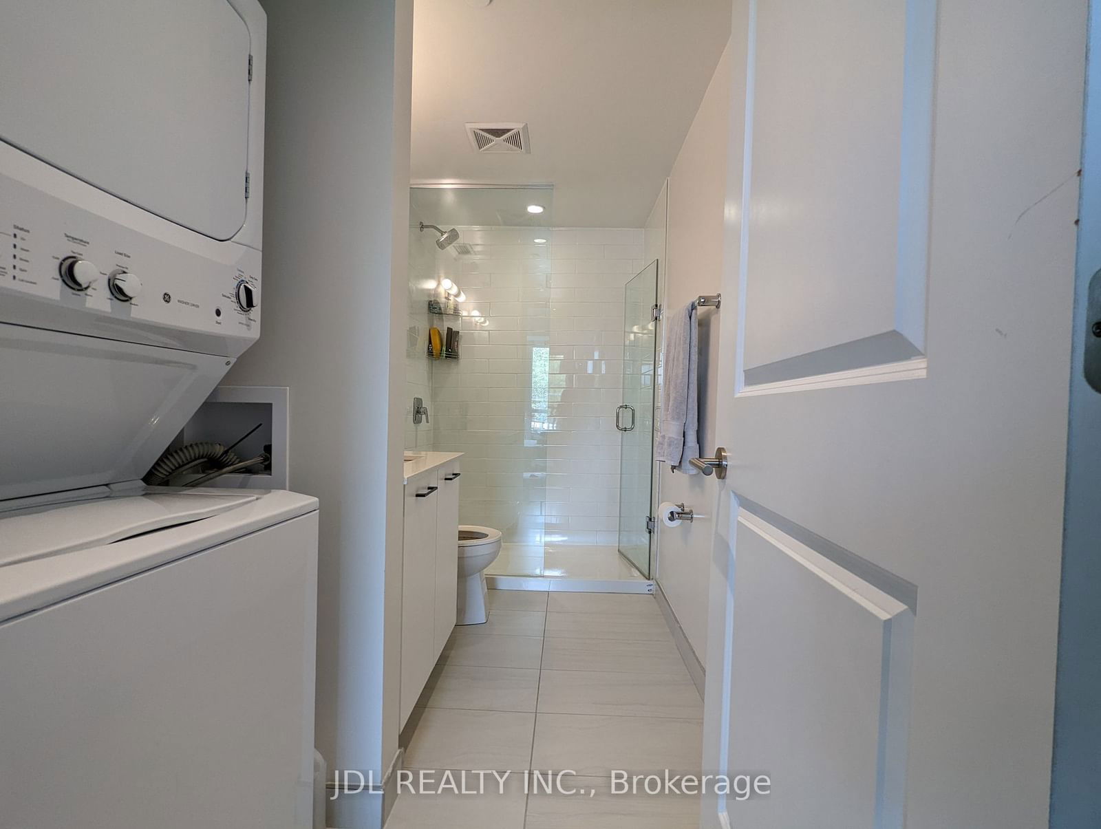 1630 Queen St E, unit 606 for rent