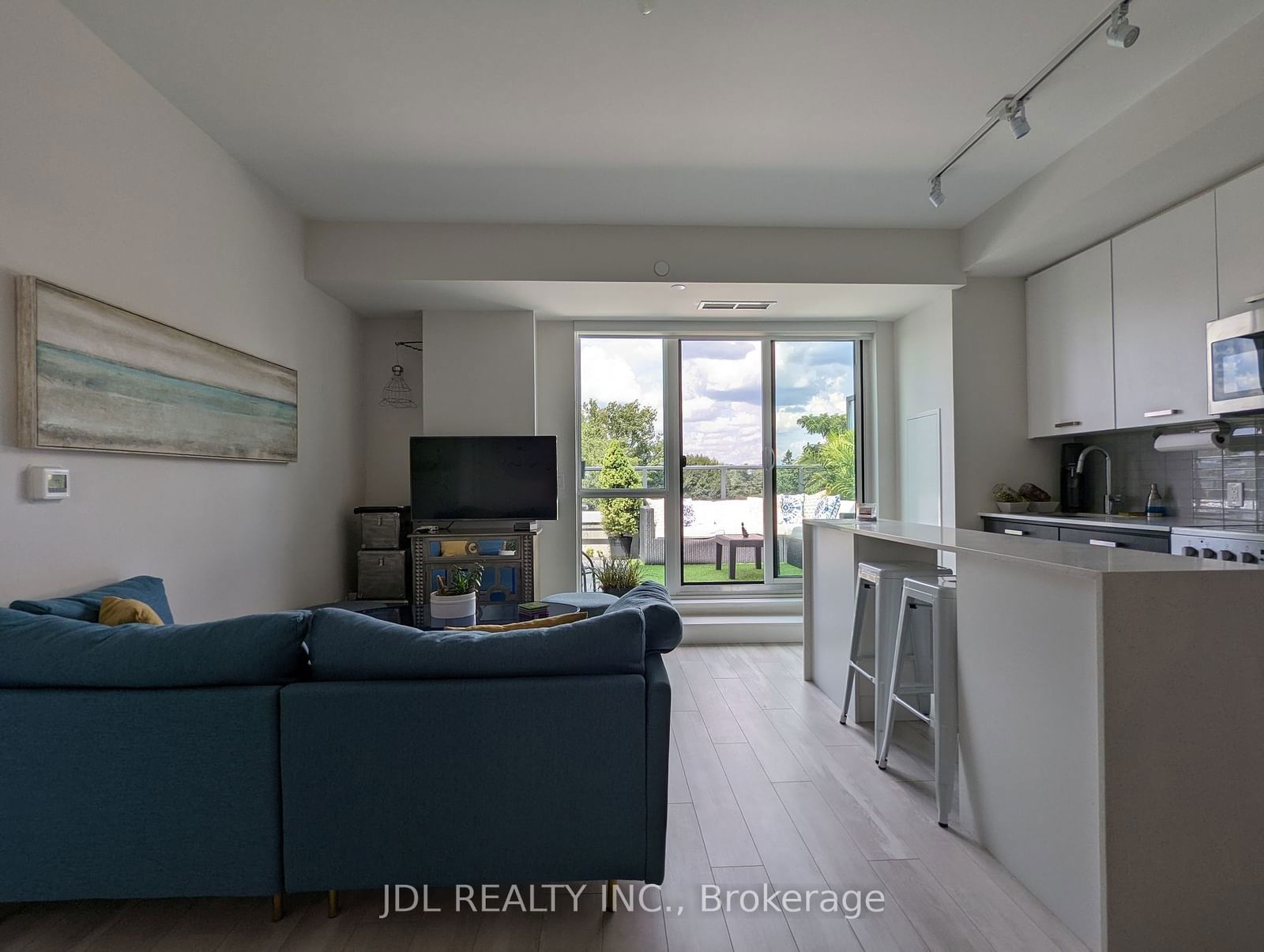 1630 Queen St E, unit 606 for rent - image #9