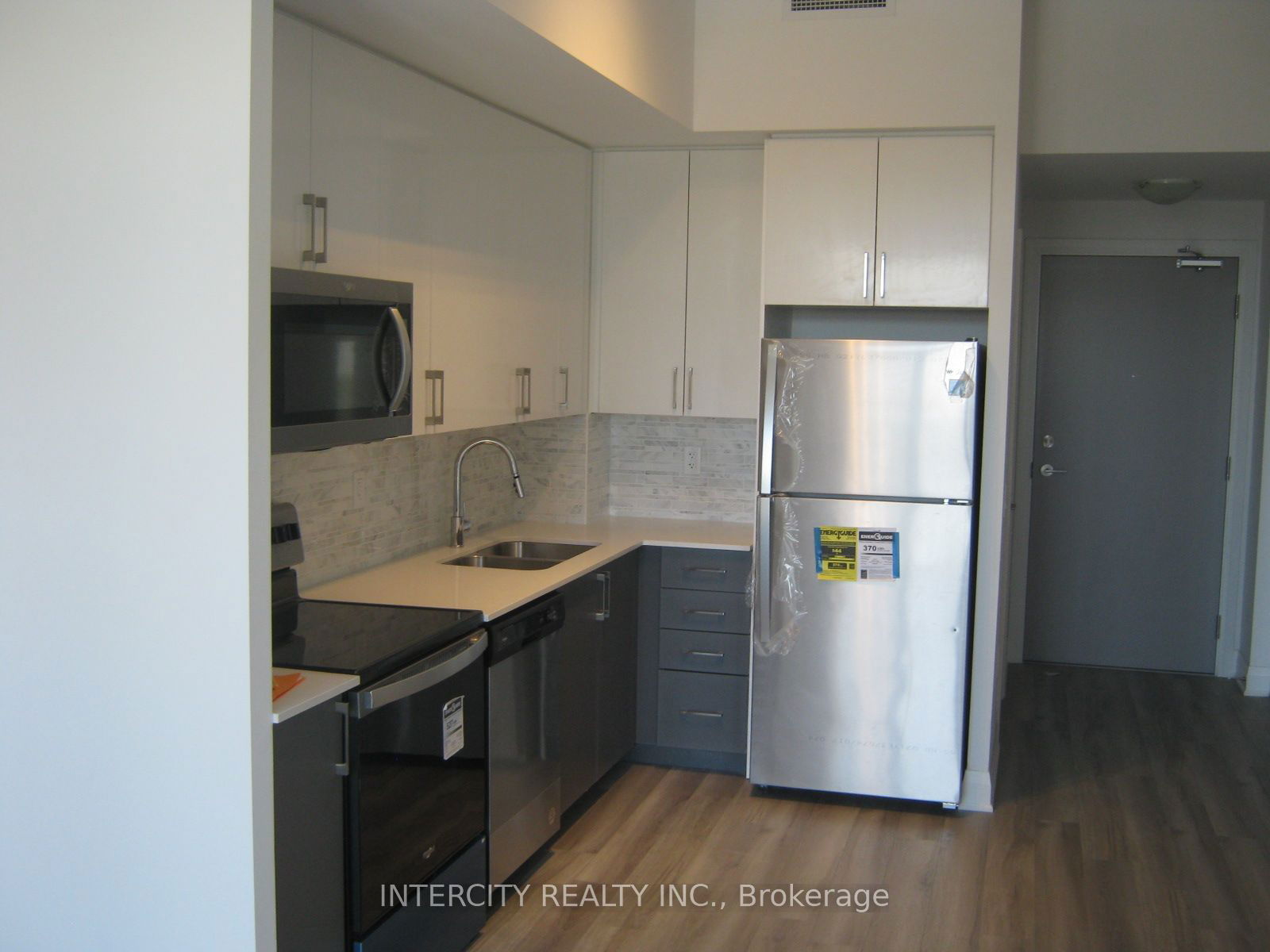 3220 Sheppard Ave E, unit 410 for rent - image #2