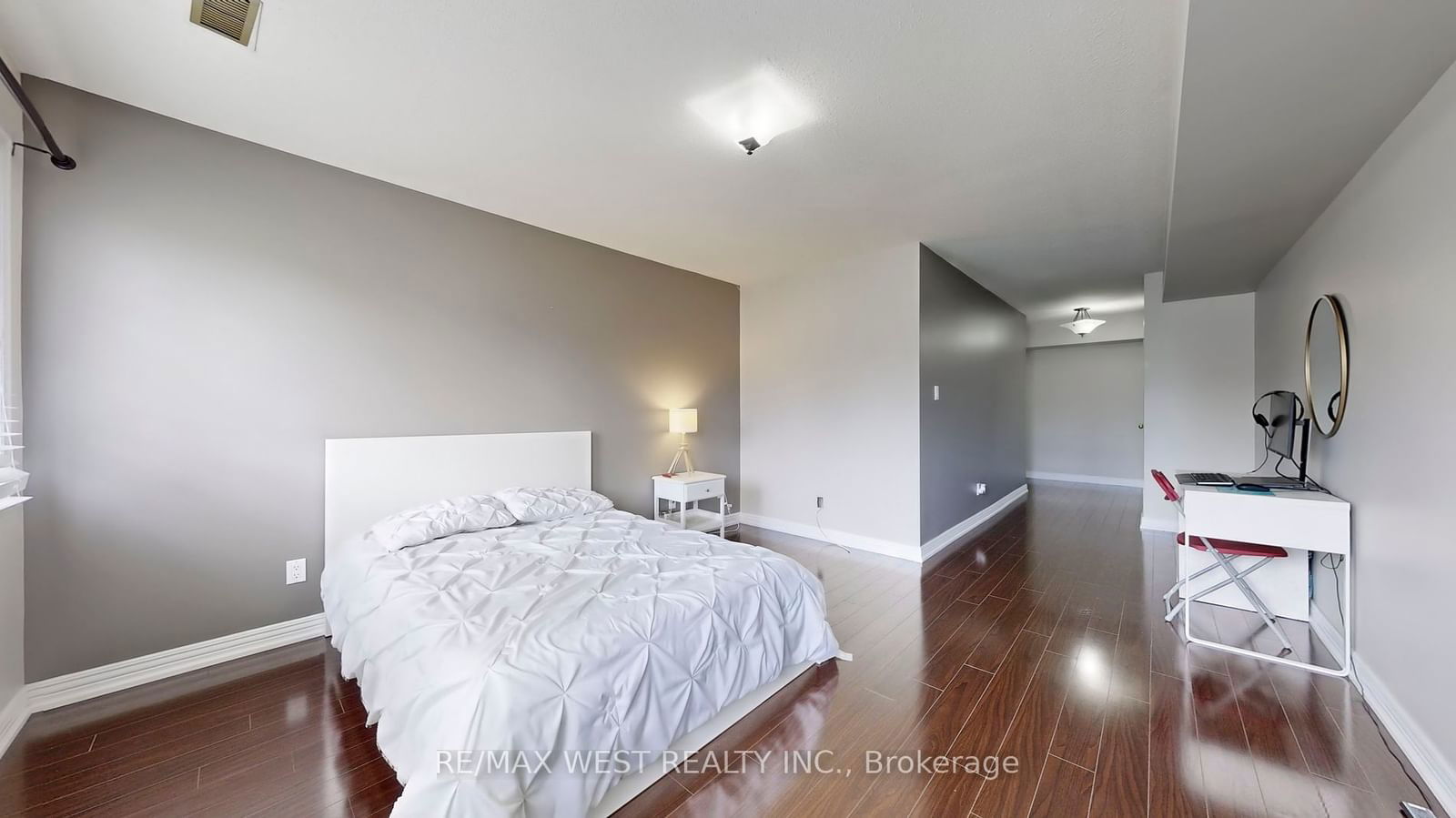 1995 Royal Rd, unit 201 for sale - image #23