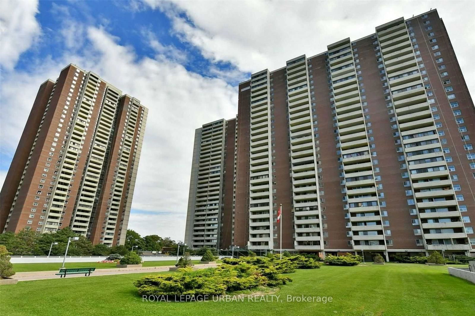 5 Massey Sq, unit 707 for sale - image #1