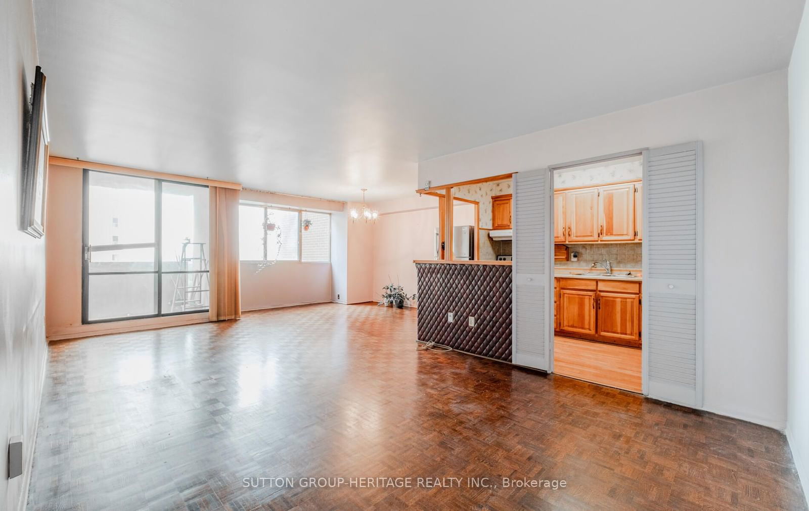 3 Massey Sq, unit 1906 for sale - image #4