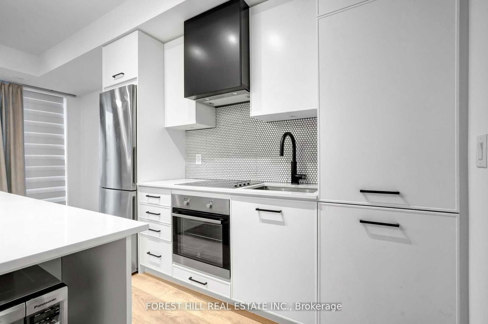 899 Queen St E, unit 202 for rent - image #9