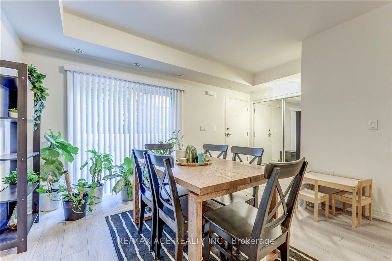 510 Kingbird Grve, unit 114 for sale - image #10