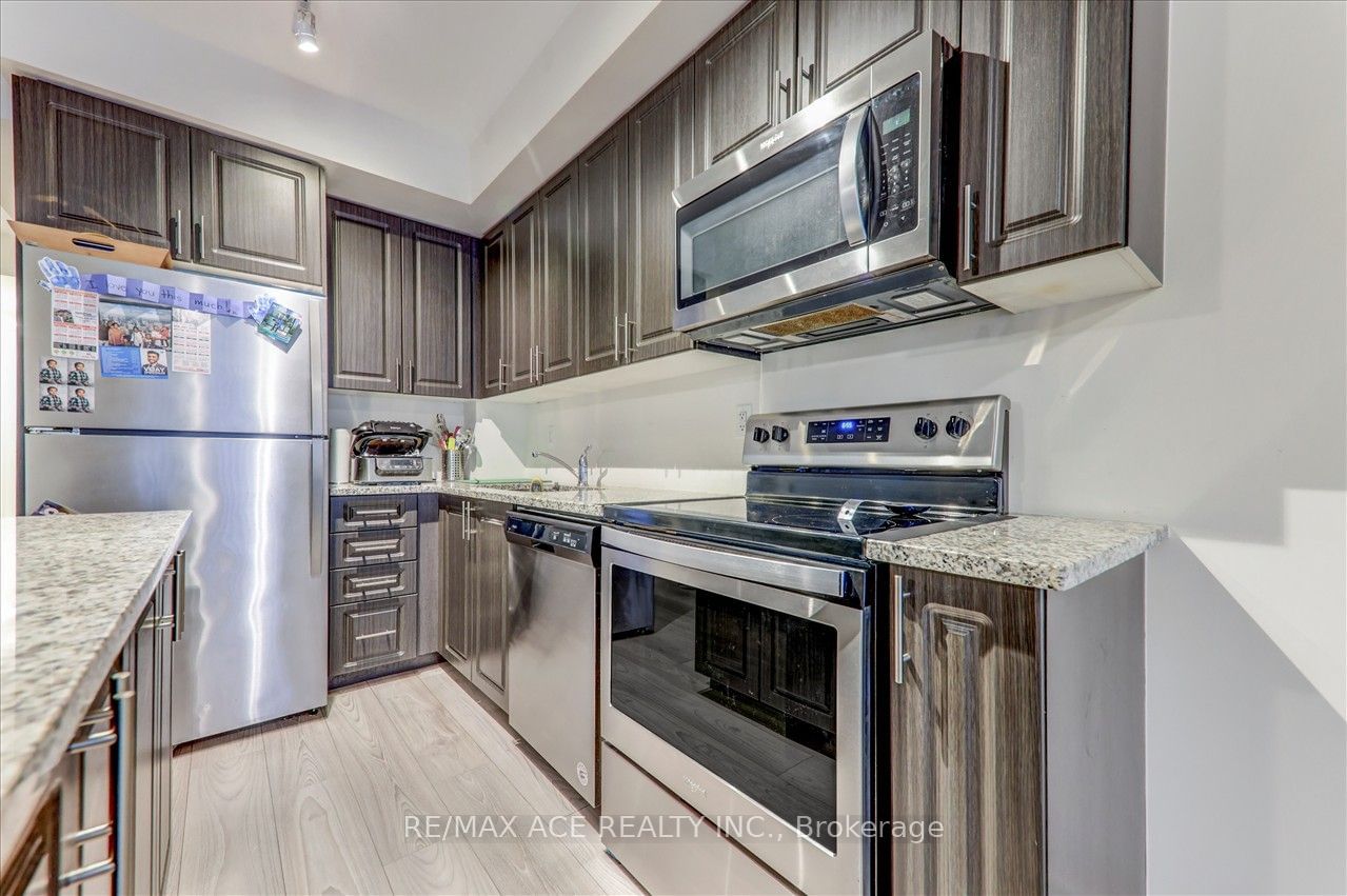 510 Kingbird Grve, unit 114 for sale - image #13