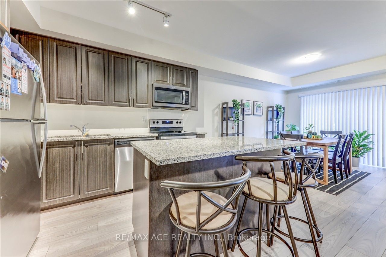 510 Kingbird Grve, unit 114 for sale - image #14