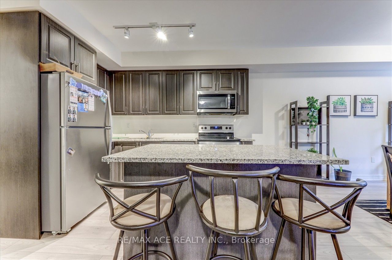 510 Kingbird Grve, unit 114 for sale - image #15