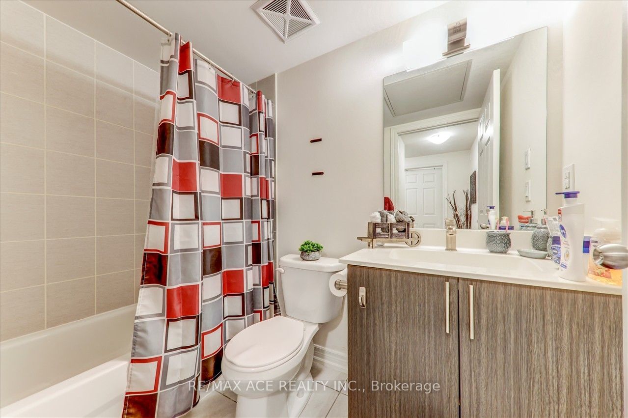 510 Kingbird Grve, unit 114 for sale - image #22