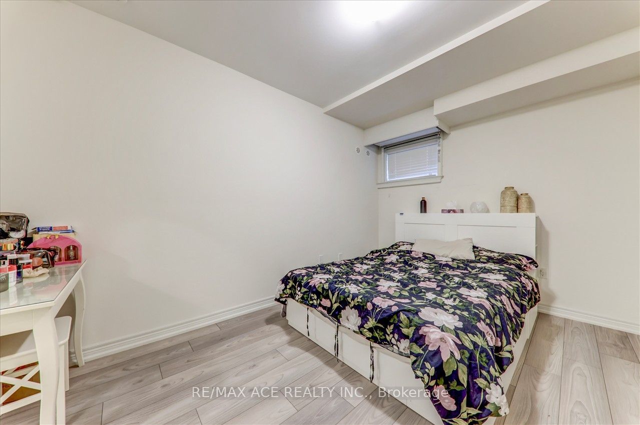 510 Kingbird Grve, unit 114 for sale - image #26