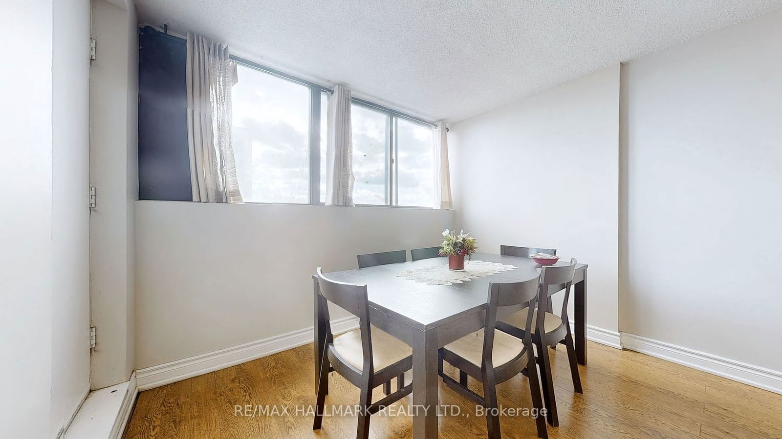 10 Tapscott Rd, unit 510 for sale - image #11