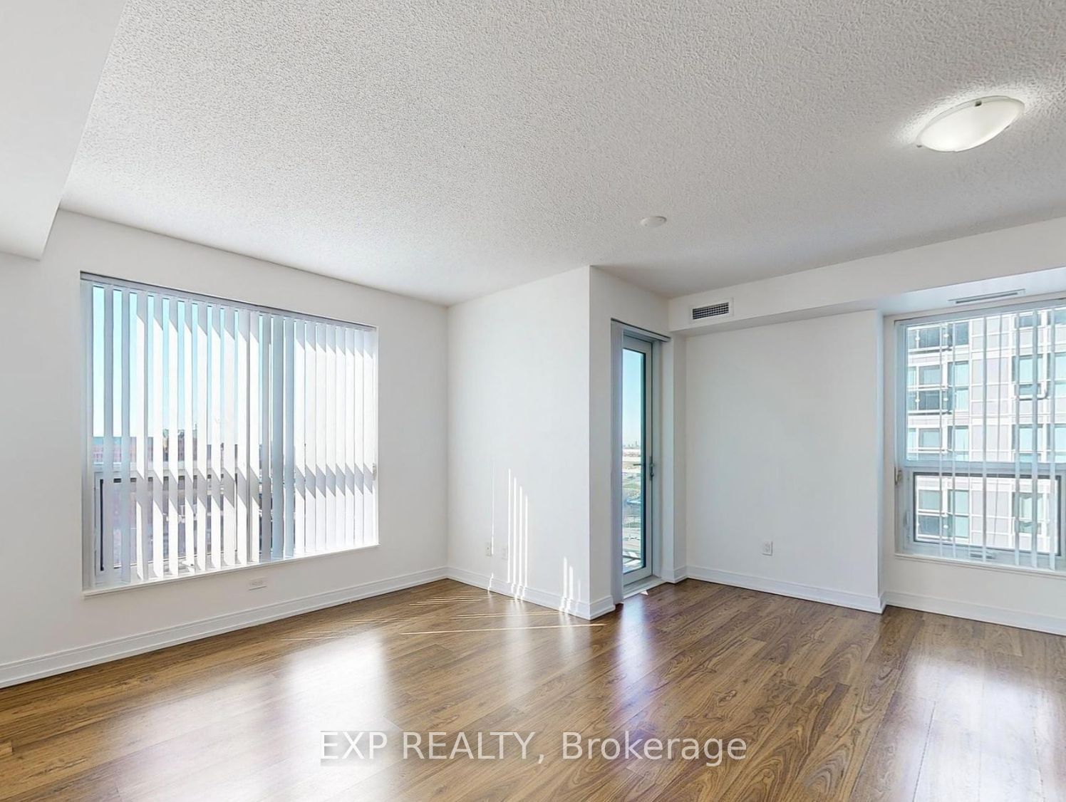 255 Village Green Sq, unit 1403 for rent - image #4