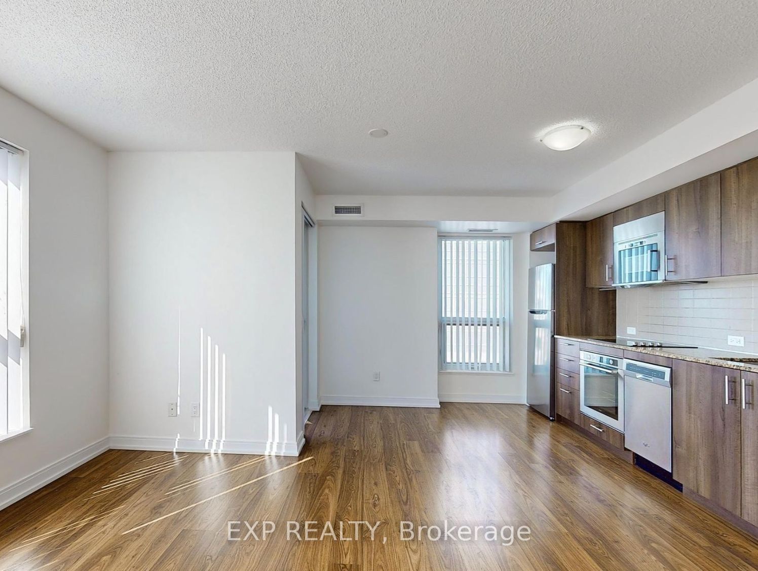 255 Village Green Sq, unit 1403 for rent - image #5