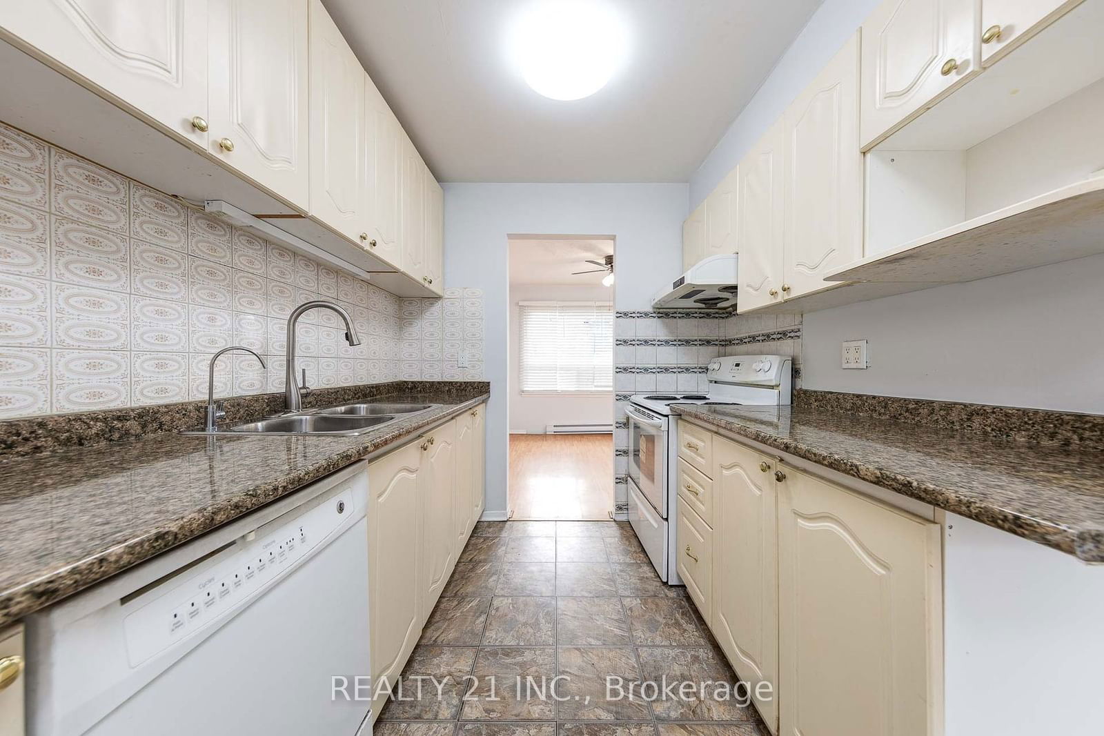 70 Cass Ave, unit 124 for sale - image #3