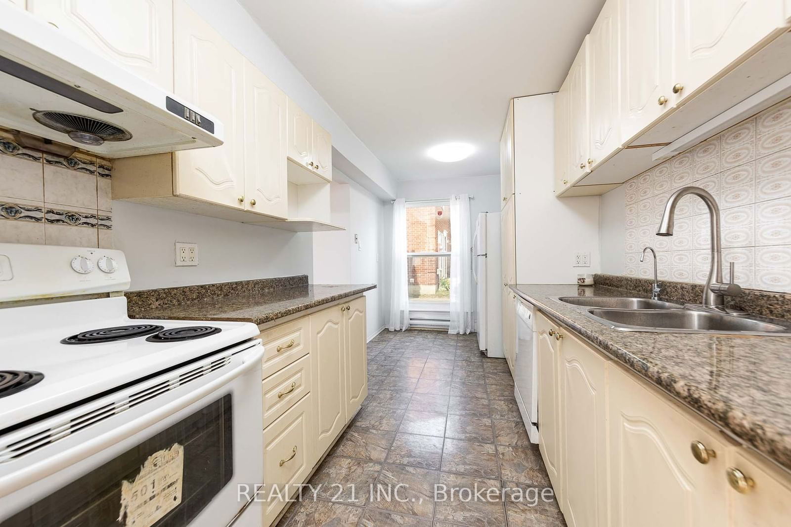 70 Cass Ave, unit 124 for sale - image #4