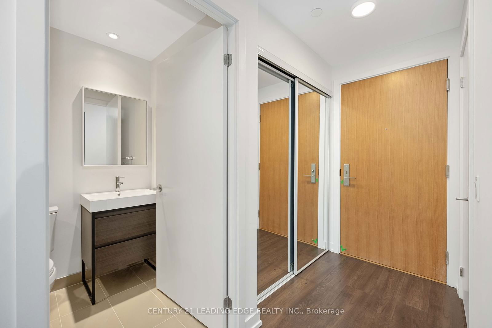 150 Logan Ave, unit 611 for rent - image #2