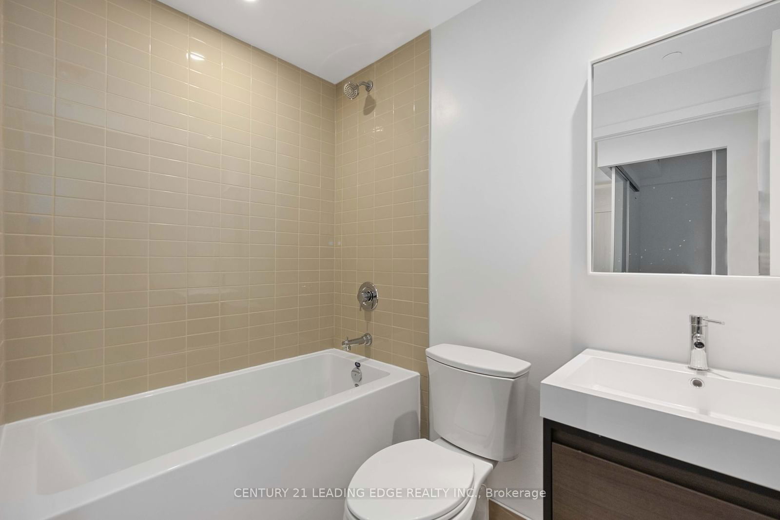 150 Logan Ave, unit 611 for sale - image #9