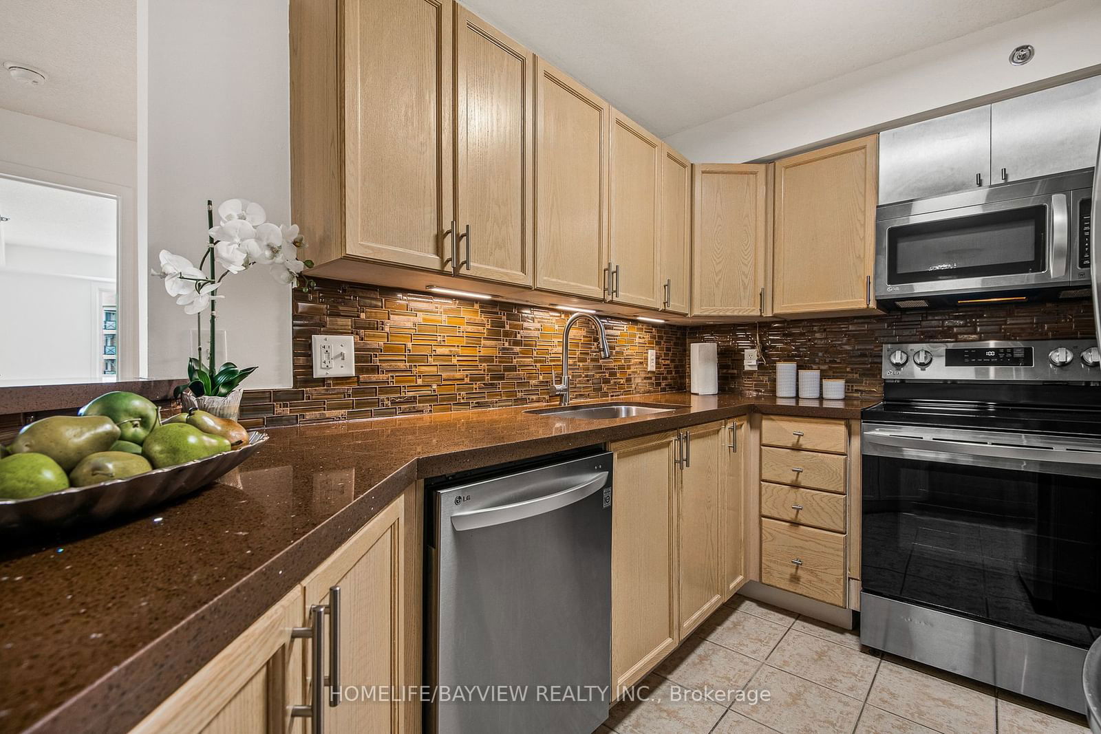 684 Warden Ave, unit 416 for sale - image #5