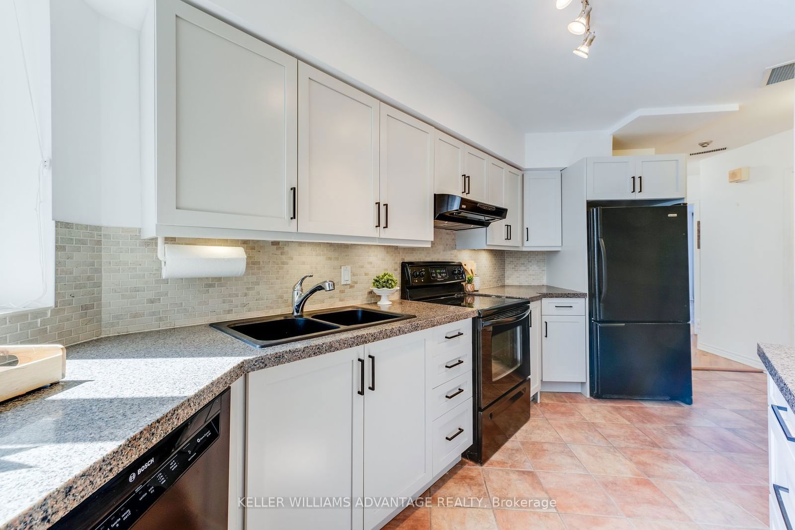 2371 Queen St E, unit 102 for sale - image #7