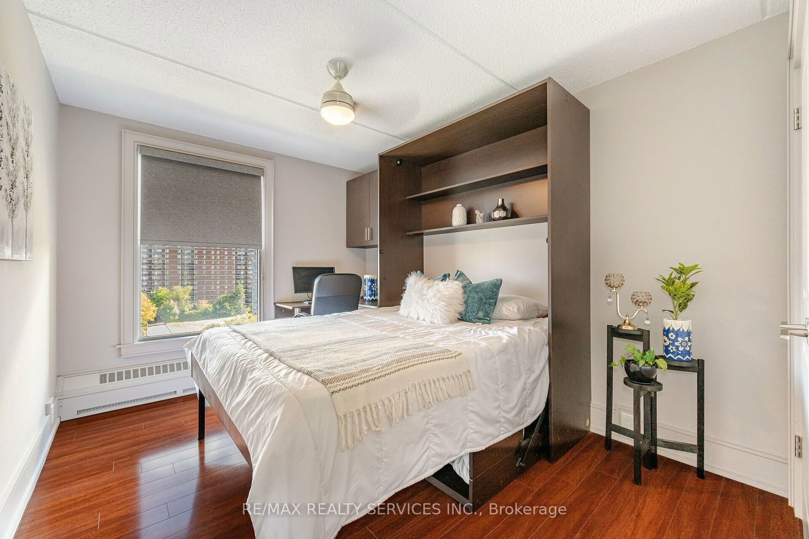 2 Glamorgan Ave, unit 907 for sale - image #16