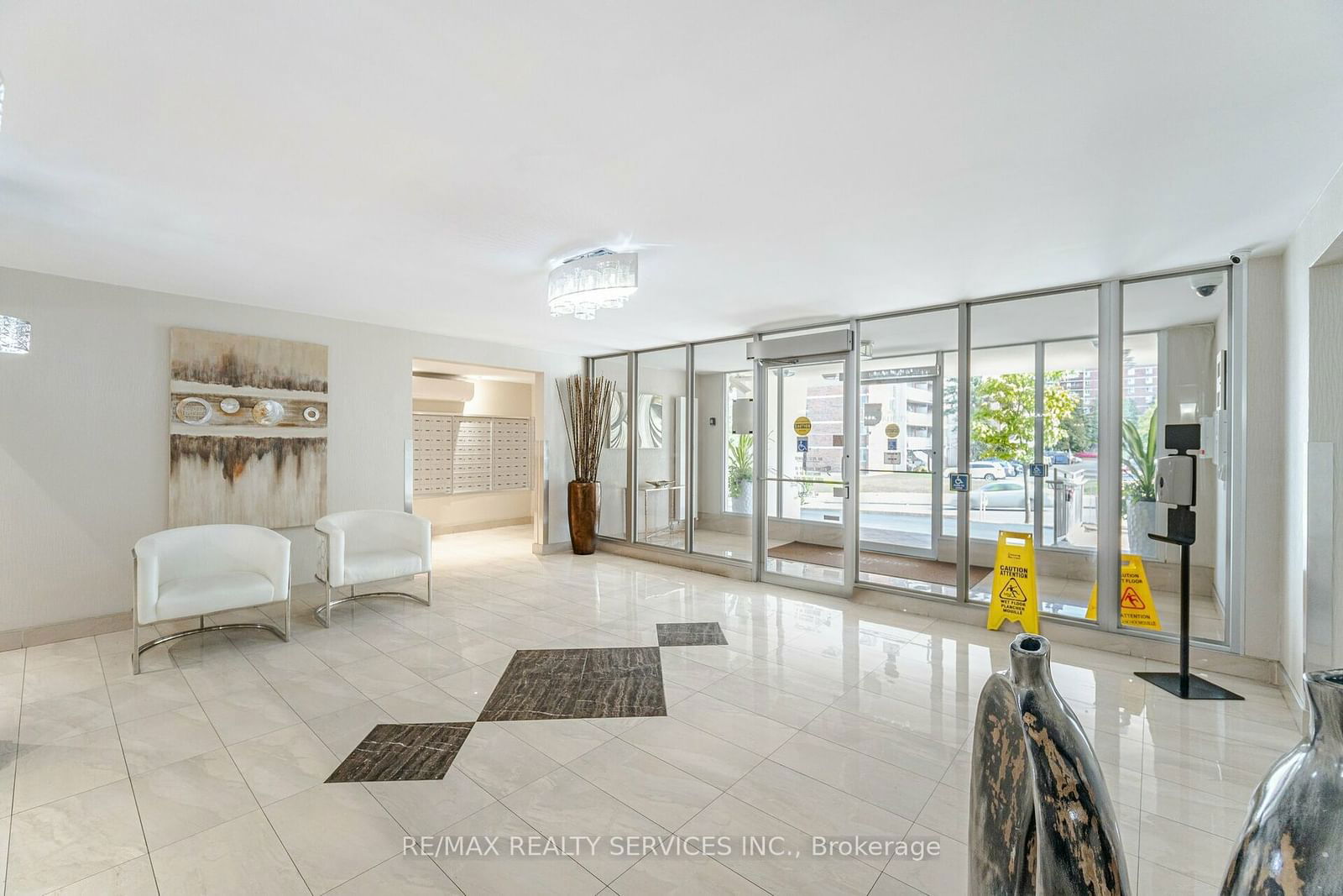 2 Glamorgan Ave, unit 907 for sale - image #2