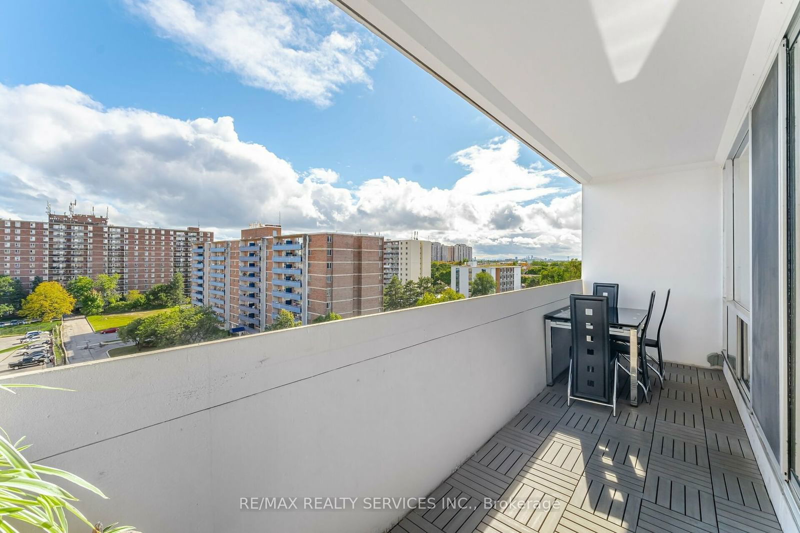 2 Glamorgan Ave, unit 907 for sale - image #20