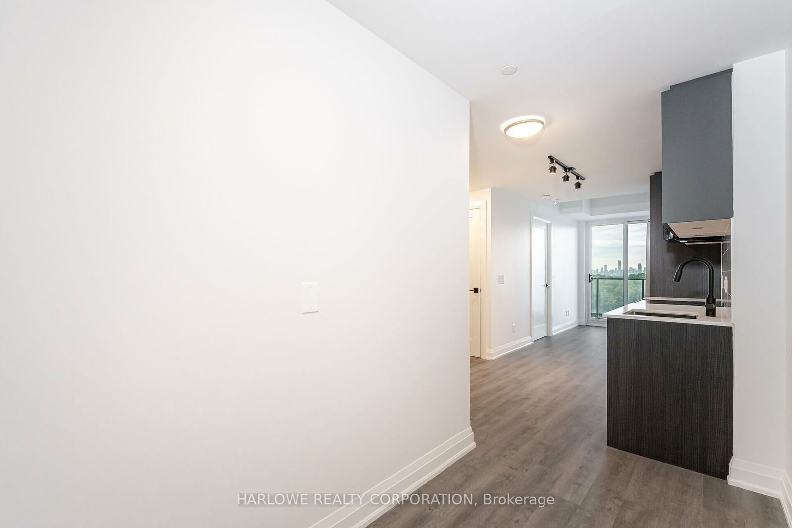 2369 Danforth Ave, unit 811 for rent - image #13