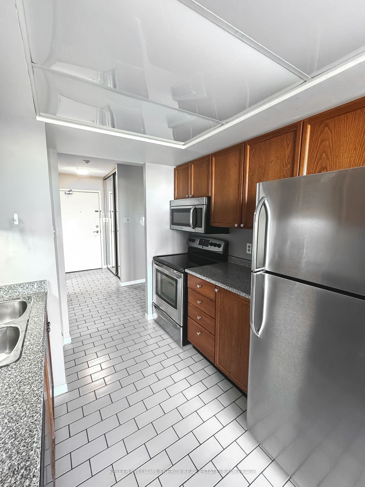 360 Watson St W, unit 508 for rent - image #8