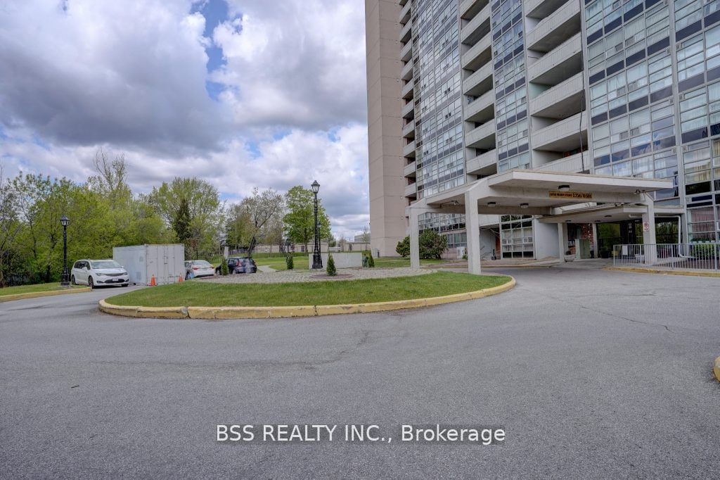 3380 Eglinton Ave E, unit 402 for sale - image #4