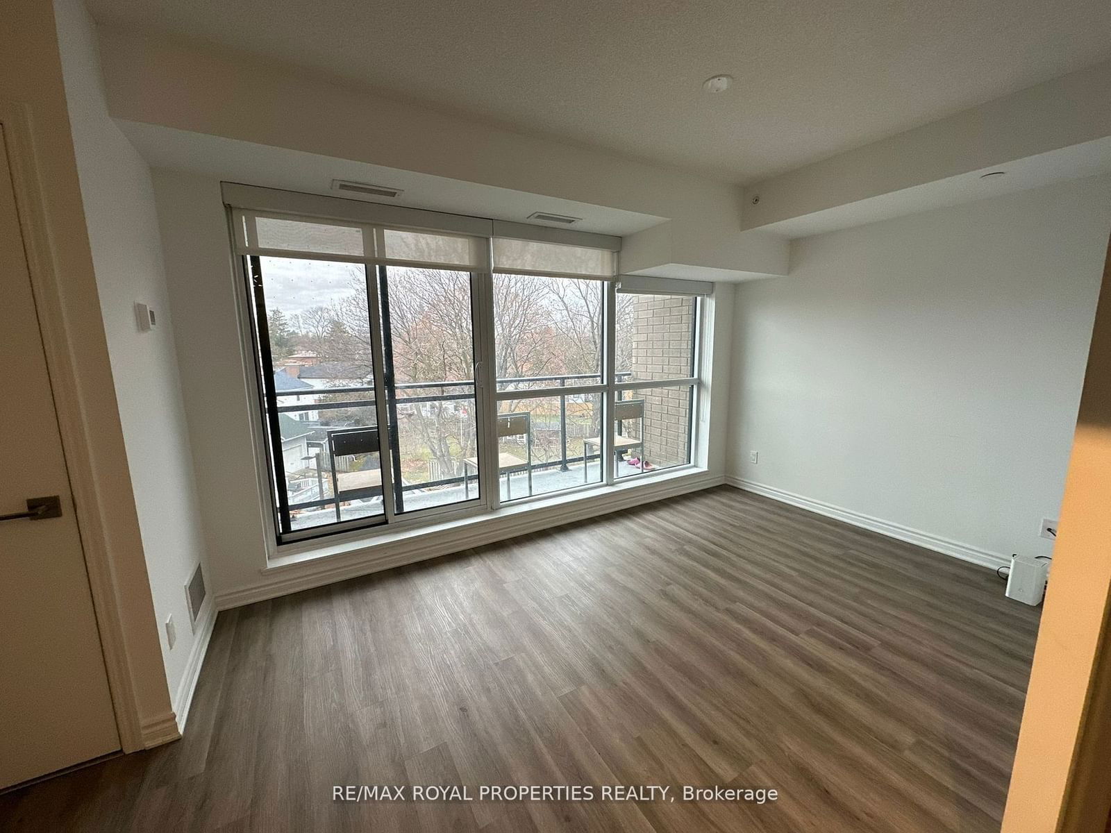 1 Falaise Rd, unit 410 for rent - image #4