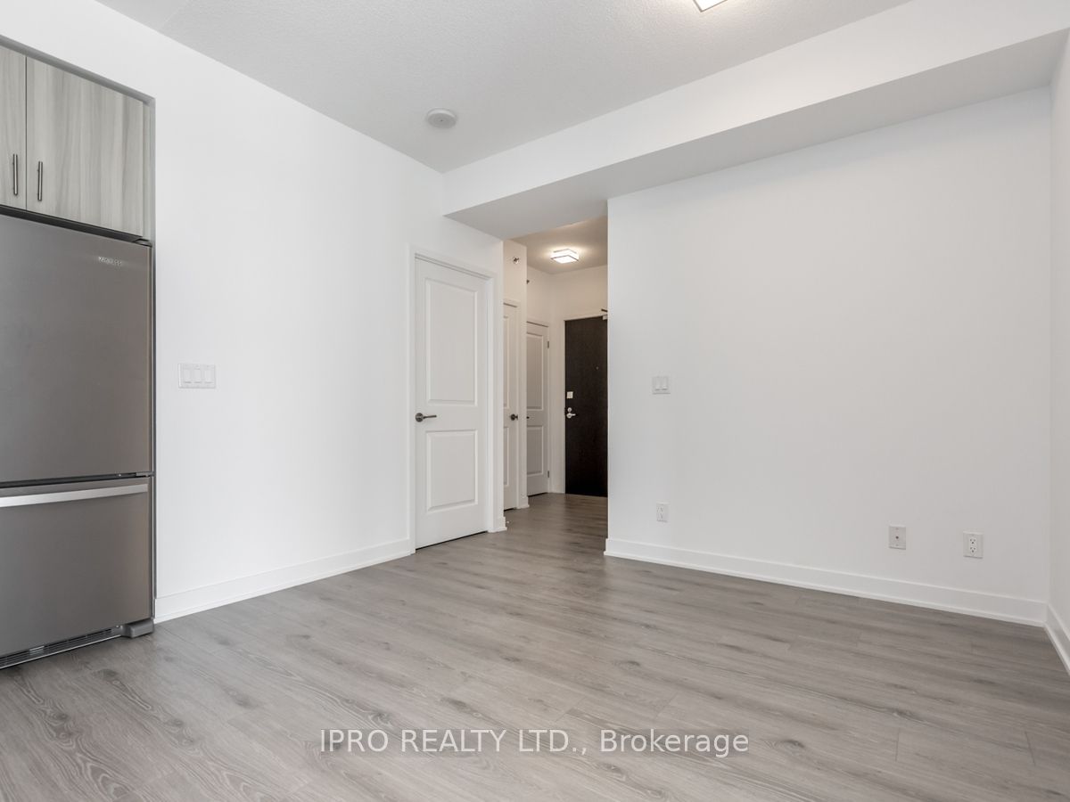 195 Bonis Ave, unit 605 for rent - image #12